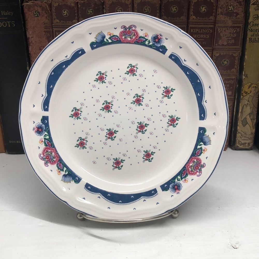 O511 Set of 4 Vintage Tienshan Chateau Salad Plate